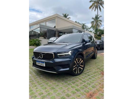 VOLVO XC40 1.5 T5 RECHARGE MOMENTUM GEARTRONIC